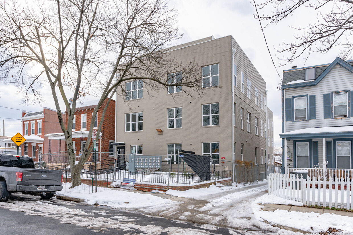 Primary Photo - 1913 17th St SE