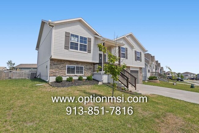 Foto del edificio - Beautiful 3-Bedroom Home with Modern Finishes & Fantastic Amenities!