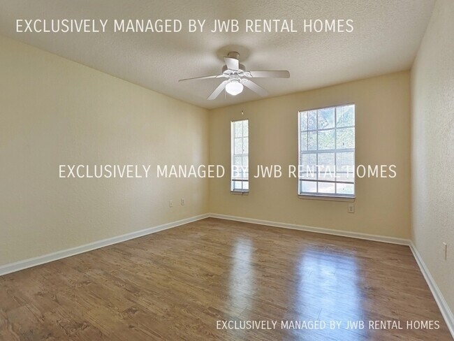 Foto del edificio - 10075 Gate Pkwy N