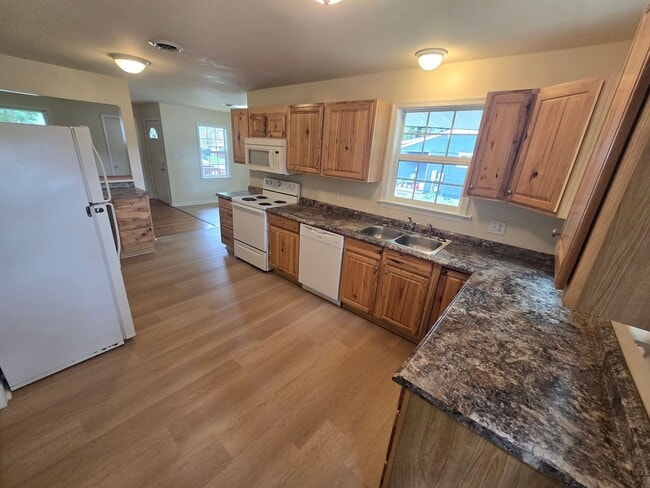 Building Photo - AVAILABLE NOW IN ENON AREA OF CHESTERFIELD COUNTY