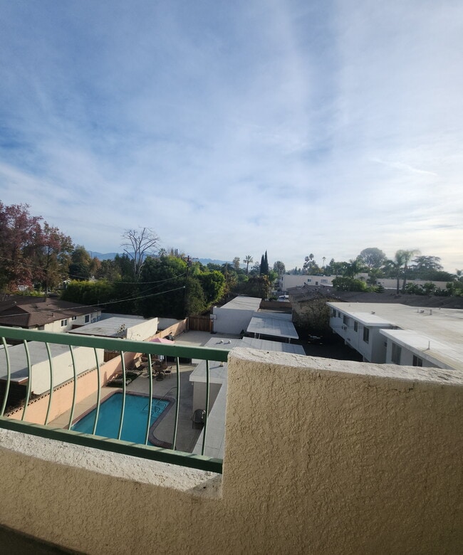 Balcony 1 - 5420 Sylmar Ave