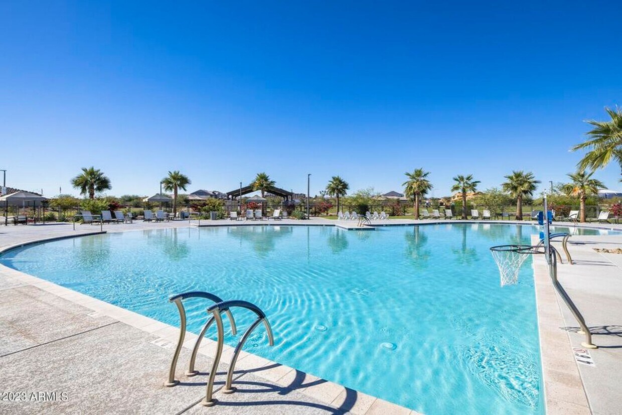 Foto principal - Charming Newer 3 Bed 2 Bath Single Level H...