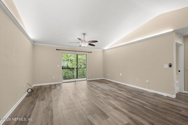 Foto del edificio - 10200 Belle Rive Blvd