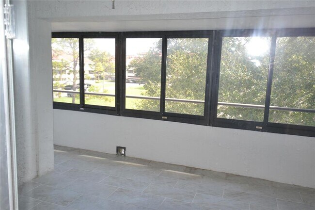 Foto del edificio - 2585 Countryside Blvd