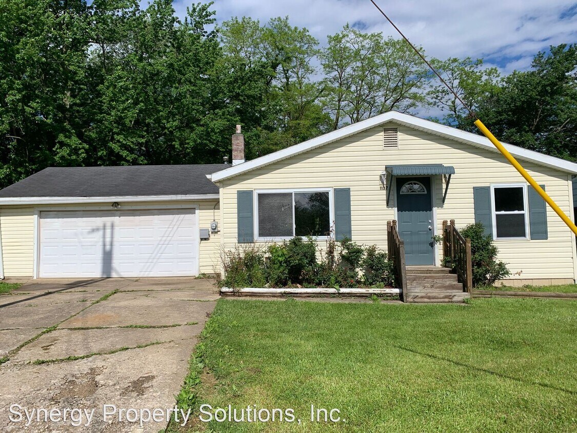 Primary Photo - 2 br, 1 bath House - Country Club Dr 1137 ...