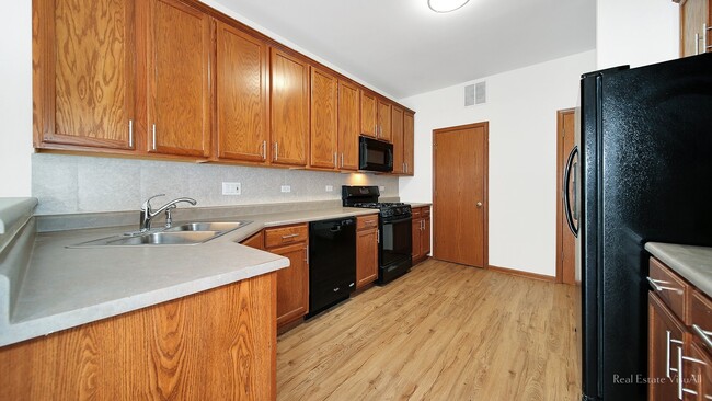 Building Photo - 325 N Patriot Dr