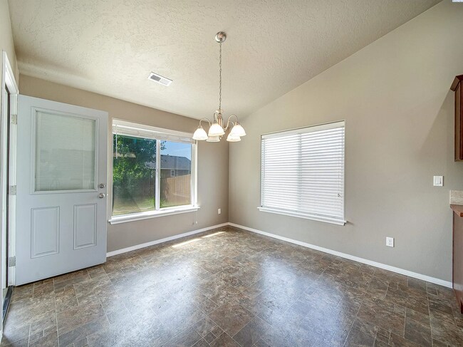 Building Photo - Luxury Kennewick Home for Lease – Elegant ...