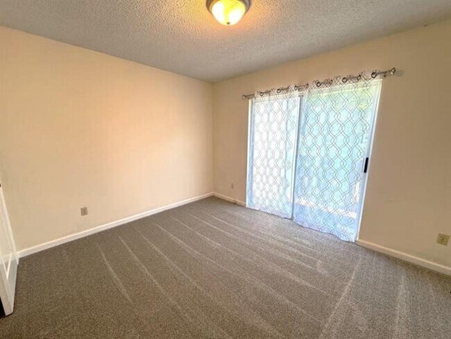 Foto del edificio - 1515 Paul Russell Rd