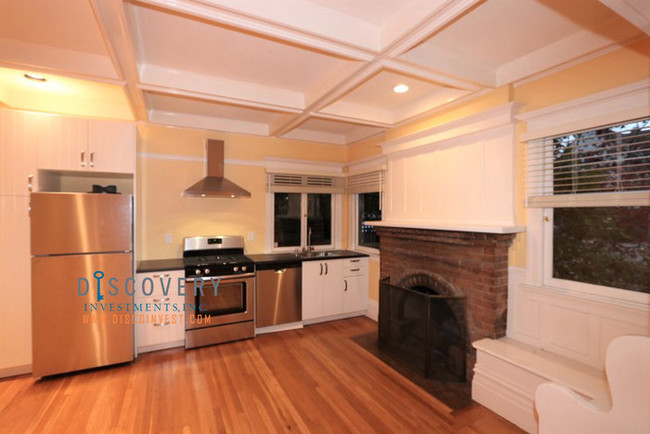 Building Photo - 3006 Benvenue Ave