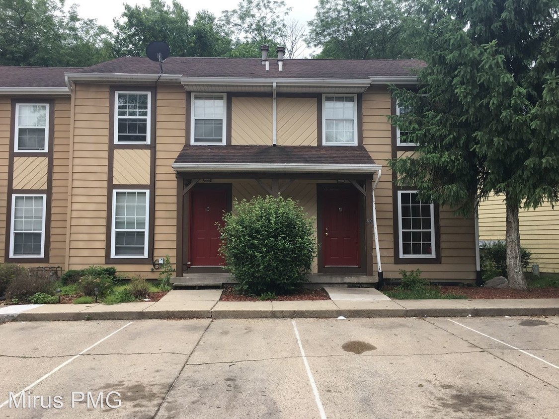 Primary Photo - 50 Ironwood Ct