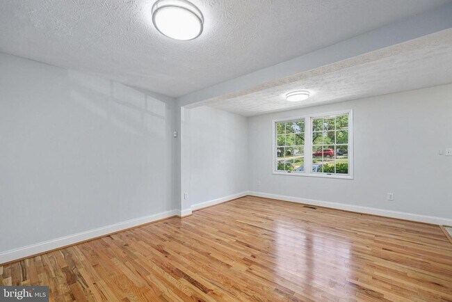 Foto del edificio - 1632 Barnstead Dr
