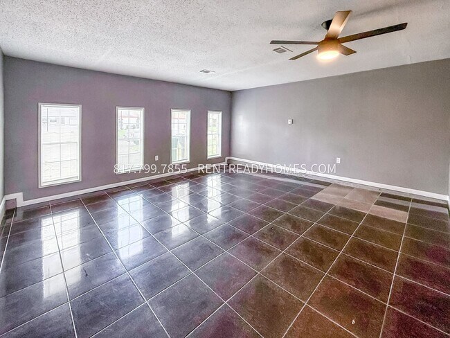 Building Photo - 635 Slumberwood Dr