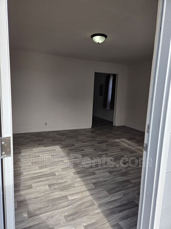 Building Photo - 501 S Cypress St