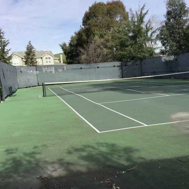 Building Photo - Move In Special- $500 off 1st months rent !!!