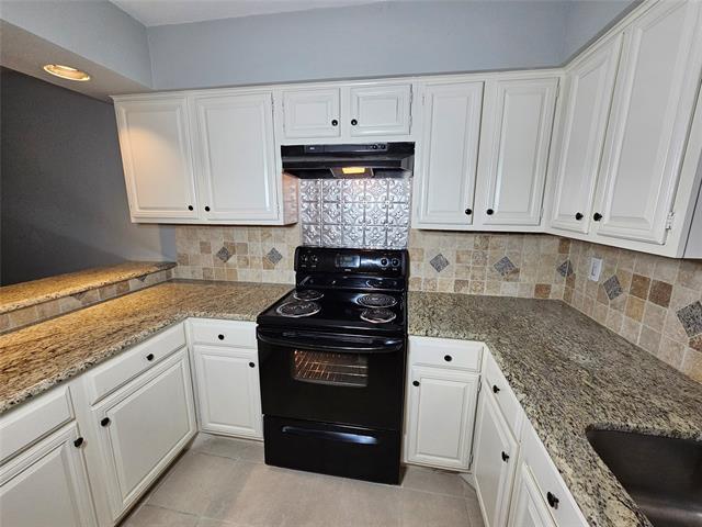 Building Photo - 15221 Berry Trail