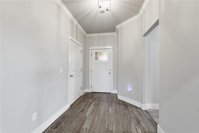 Building Photo - 40 E Loveland Loop