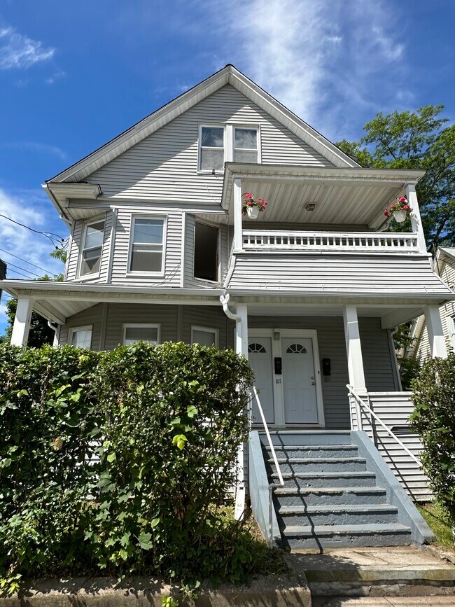 Building Photo - 187 Wilson St