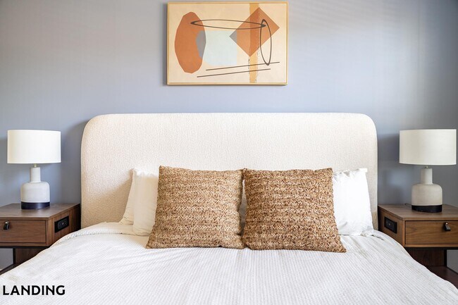 Foto del edificio - 6225 Mobile Hwy