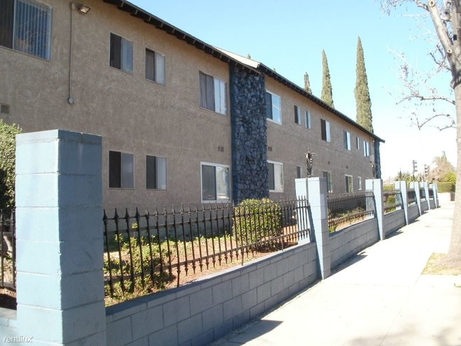 Building Photo - 650 Glenoaks Blvd