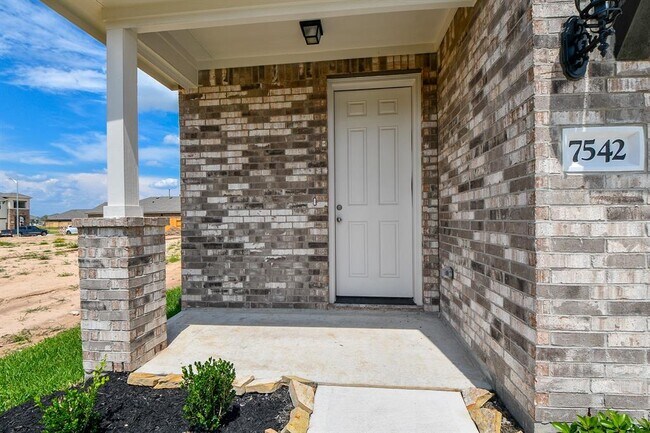 Building Photo - 7542 Coral Ter Dr