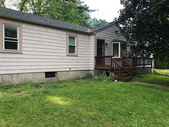 Building Photo - 7 Durkee Rd