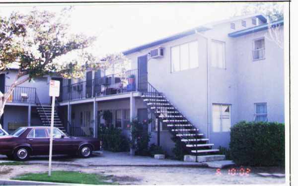 Foto del edificio - 5930-5944 Riverton Ave