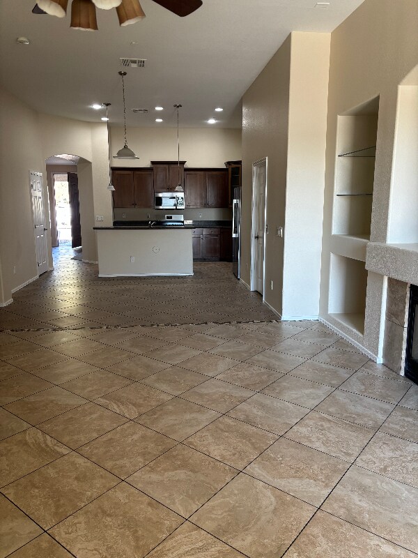 Foto del edificio - 13779 W Earll Dr