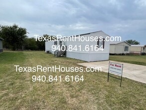 Building Photo - 1621 Conkling Dr