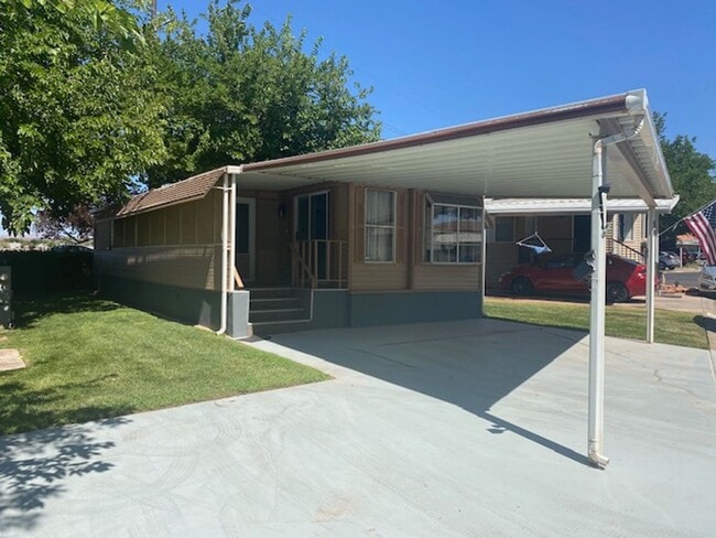 Building Photo - Kings Rows Estates 55+ community