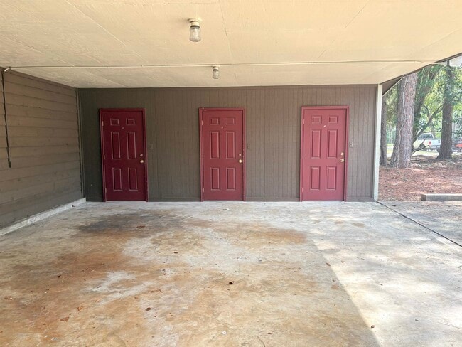 Building Photo - 3701 Donovan Dr