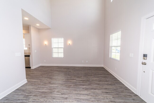 Foto del edificio - 155 Promenade Pl