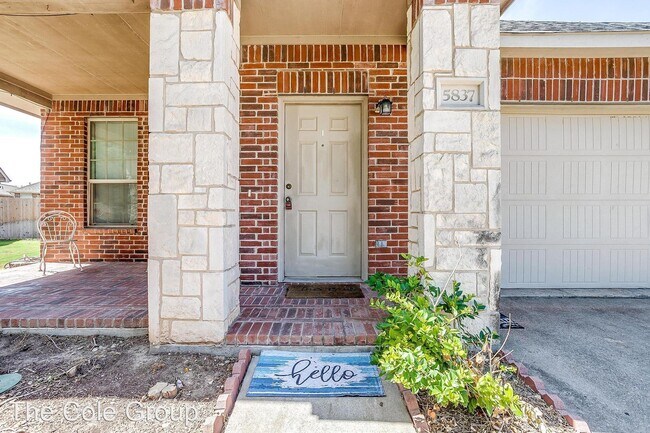 Building Photo - 3 br, 2 bath House - 5837 Deck House Rd.