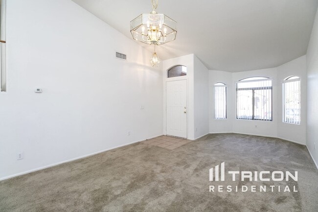 Foto del edificio - 4621 W Beverly Rd