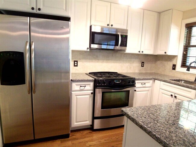Building Photo - 40 Hawkstead Hollow