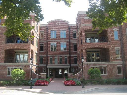 Primary Photo - 180 W Benton Ave