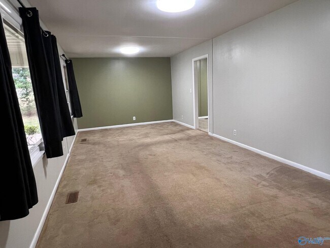 Foto del edificio - 3304 Charleston Ave NW