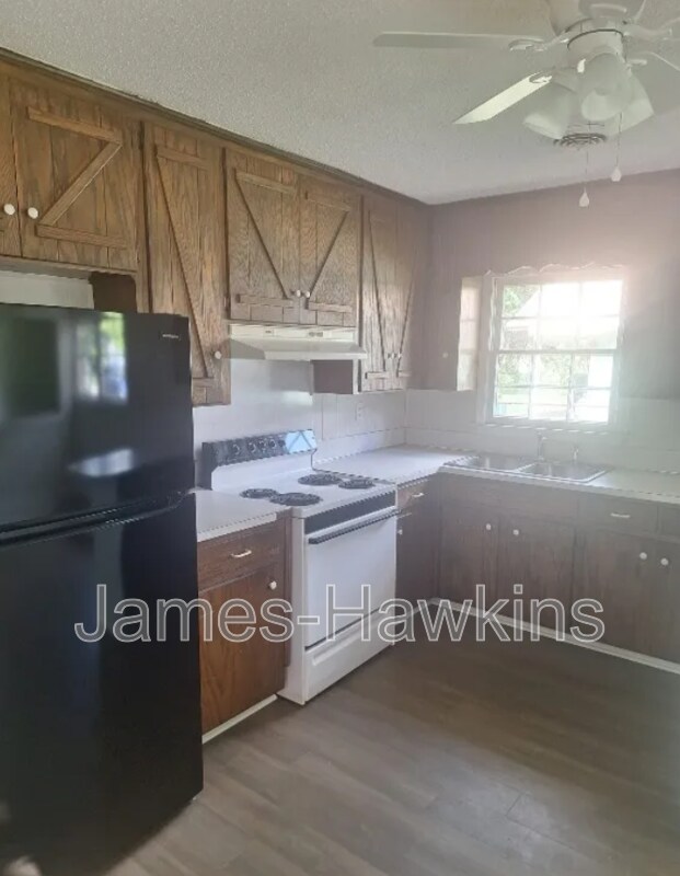 Foto del edificio - 5751 Oakwild Dr