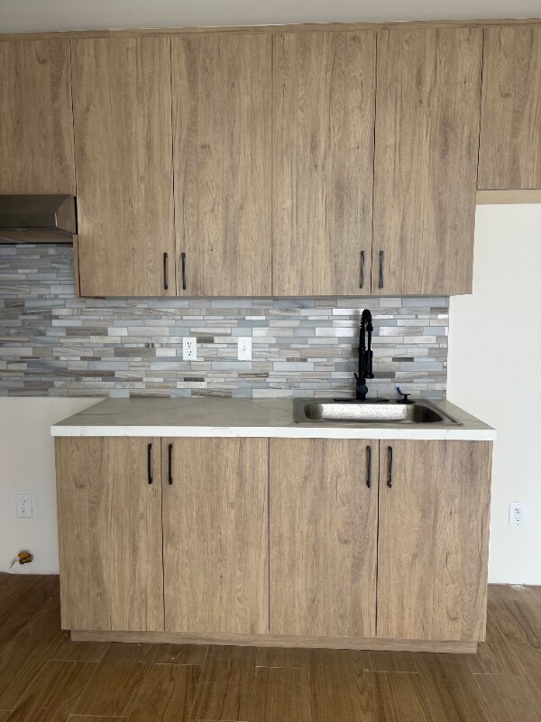 Foto del edificio - 825 W Colden Ave