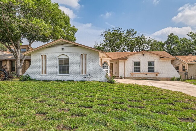 Building Photo - 513 Jeanette Dr