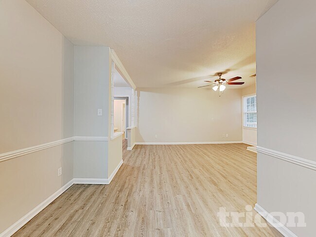 Foto del edificio - 9223 Shackleford Terrace