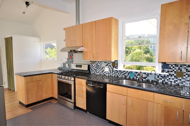 Kitchen - 4055 25TH ST