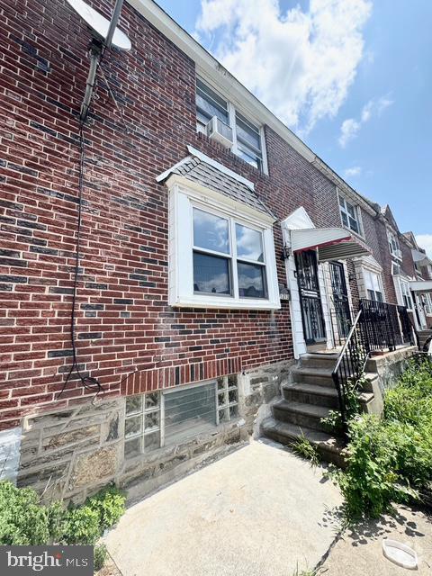Building Photo - 1213 Hale St