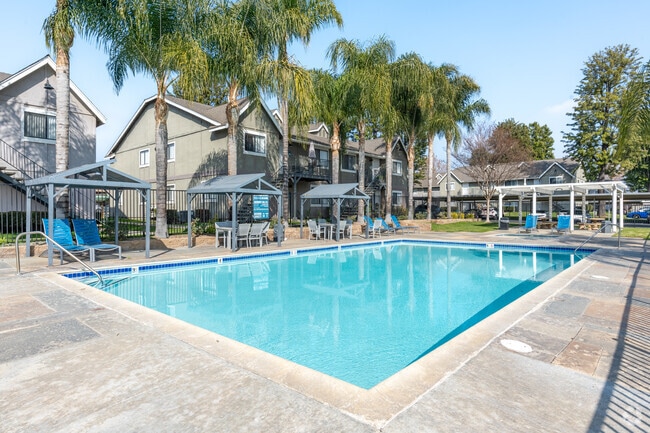 Building Photo - Lakehouse Apartments