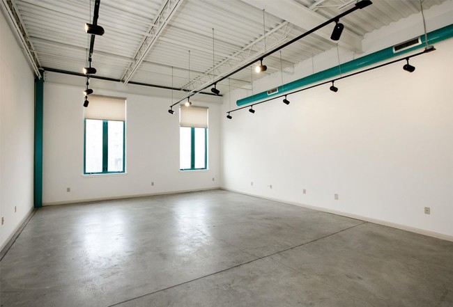 Building Photo - 1150 Germantown Avenue - 2