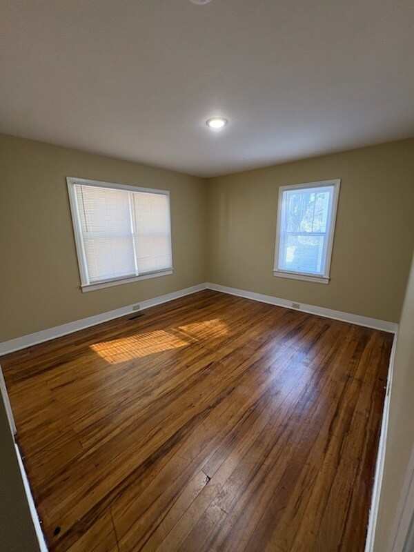 Foto del edificio - 533 Oak Ave