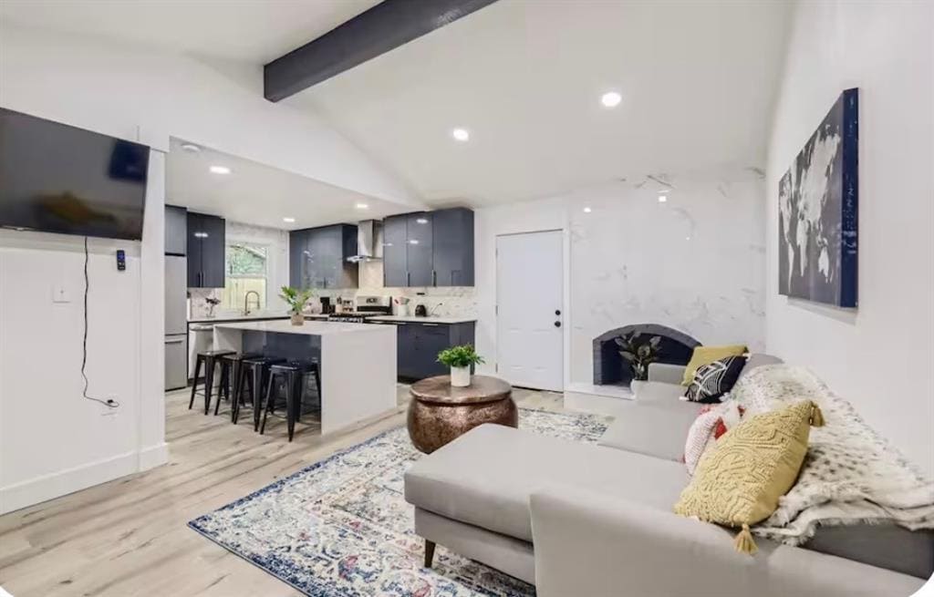 Foto del edificio - 5236 Meadow Creek Dr