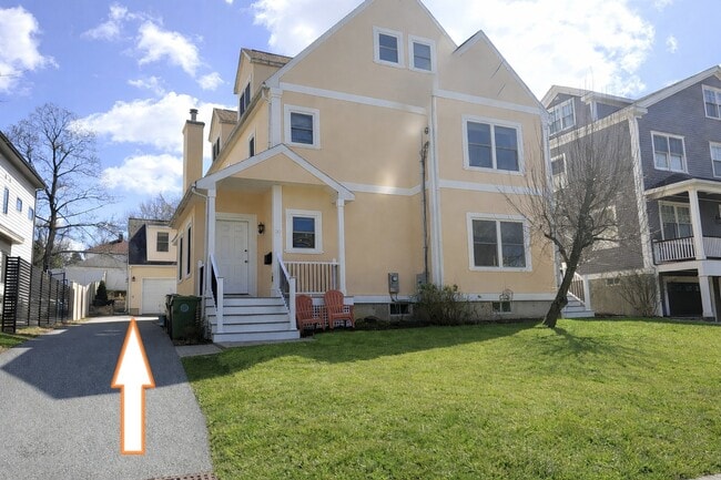 Building Photo - 32 Salisbury Rd