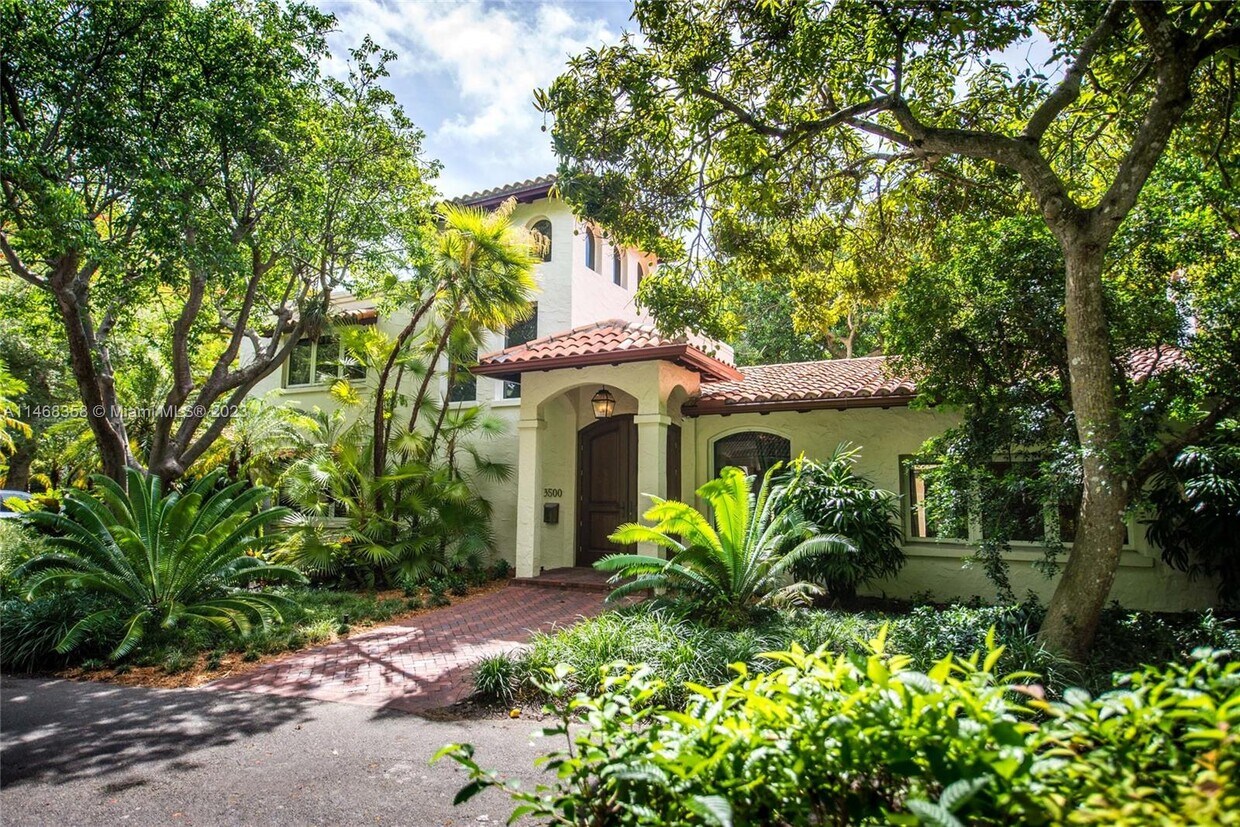 Primary Photo - 3500 Munroe Dr