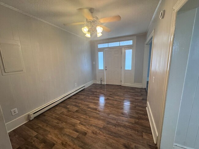 Building Photo - 510 S Magnolia Ave