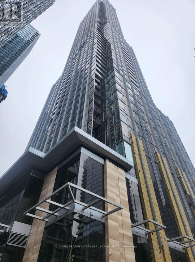 Photo principale - 11-1211 Yorkville Ave